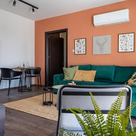 Harbor 203 Stylish 1-bedroom In * לרנקה